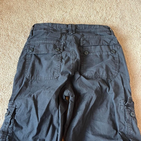 American Eagle Women’s Stretchy Black Baggy Cargos - Picture 4 of 7